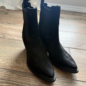 Black Ariat booties